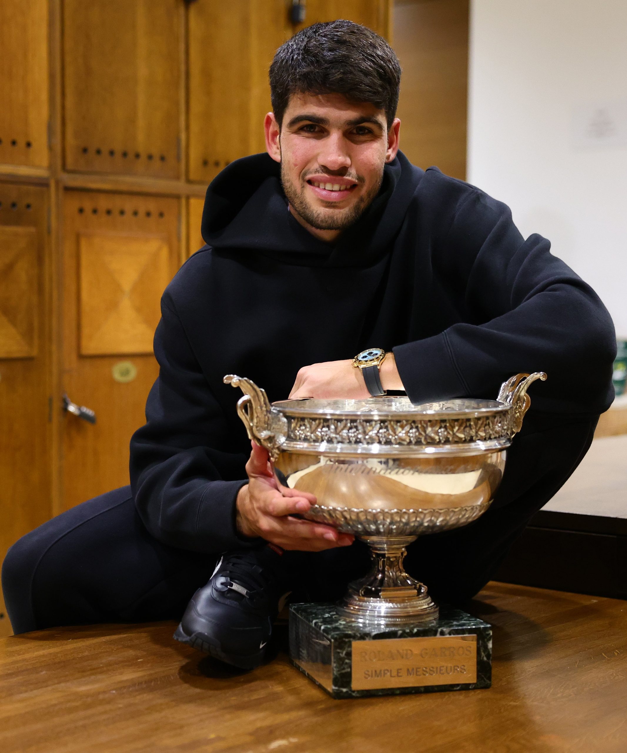 carlos alcaraz castiga la roland garros